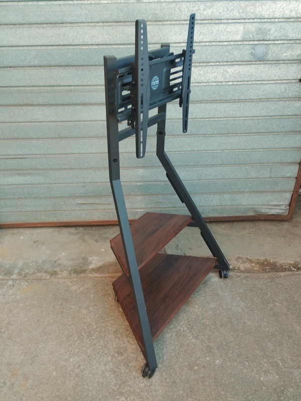 soporte carro tv adaptable 4r metal 121-134x45-77x45 1u